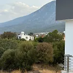 Yellow 1 Bedroom Διαμέρισμα *