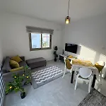 Διαμέρισμα Yellow 1 Bedroom *