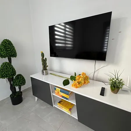 Lapta Yellow 1 Bedroom * 레메소스