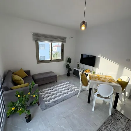 아파트 Lapta Yellow 1 Bedroom *