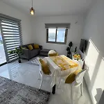 Апартаменты Yellow 1 Bedroom *