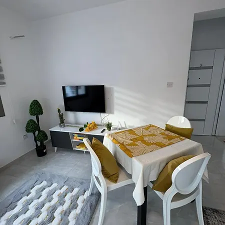 Lapta Yellow 1 Bedroom