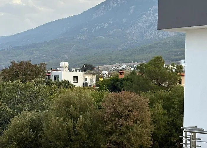 Lapta Yellow 1 Bedroom Lejlighed *