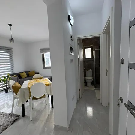 Lapta Yellow 1 Bedroom * לימסול