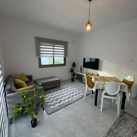 Lapta Yellow 1 Bedroom דירה *